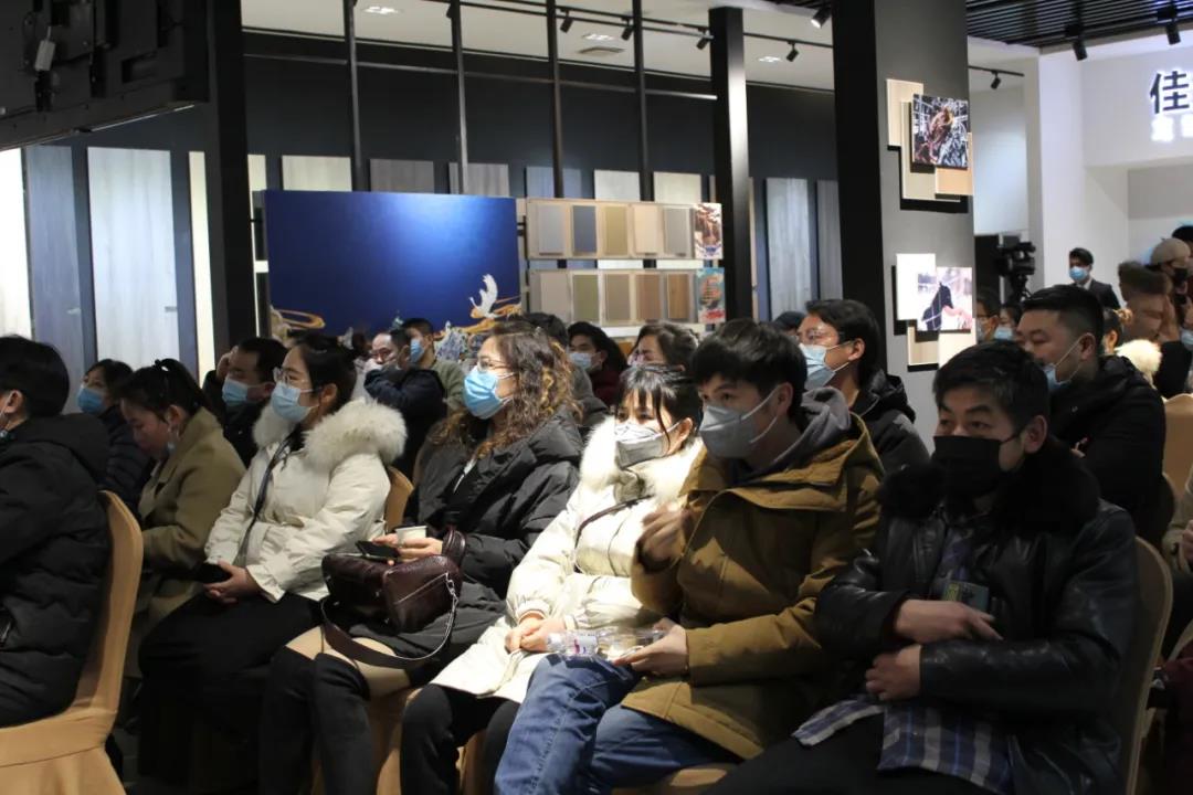 恭喜！華洲木業(yè)（陜西）運(yùn)營中心首航儀式暨供應(yīng)鏈賦能模式發(fā)布會圓滿舉辦！(圖9)