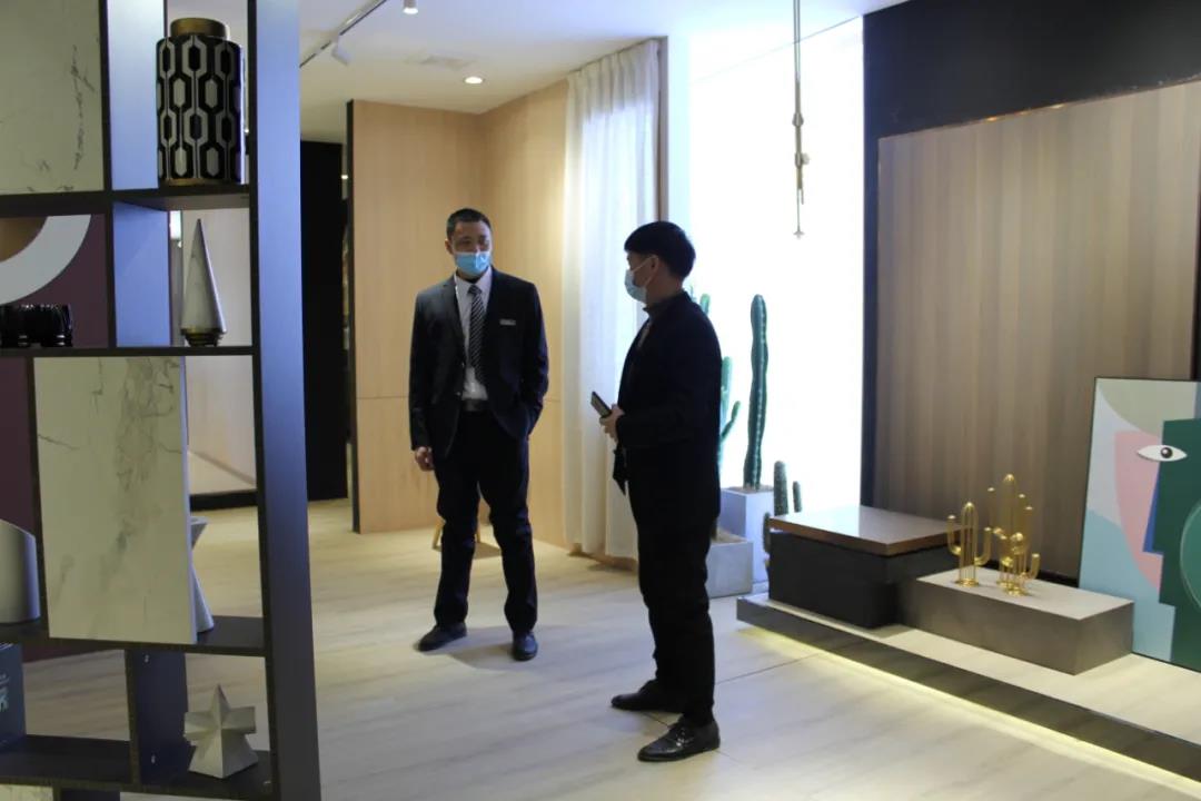 恭喜！華洲木業(yè)（陜西）運(yùn)營中心首航儀式暨供應(yīng)鏈賦能模式發(fā)布會圓滿舉辦！(圖17)