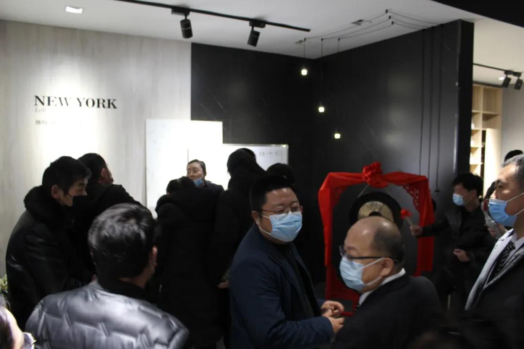 恭喜！華洲木業(yè)（陜西）運(yùn)營中心首航儀式暨供應(yīng)鏈賦能模式發(fā)布會圓滿舉辦！(圖20)