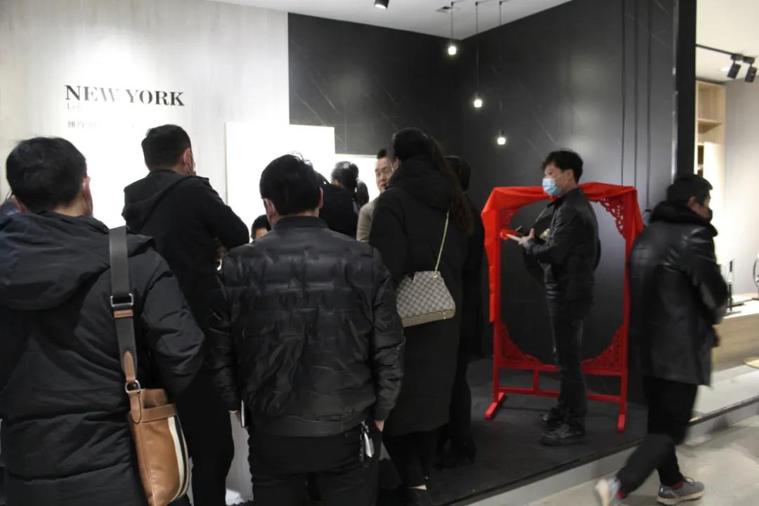 恭喜！華洲木業(yè)（陜西）運(yùn)營中心首航儀式暨供應(yīng)鏈賦能模式發(fā)布會圓滿舉辦！(圖21)