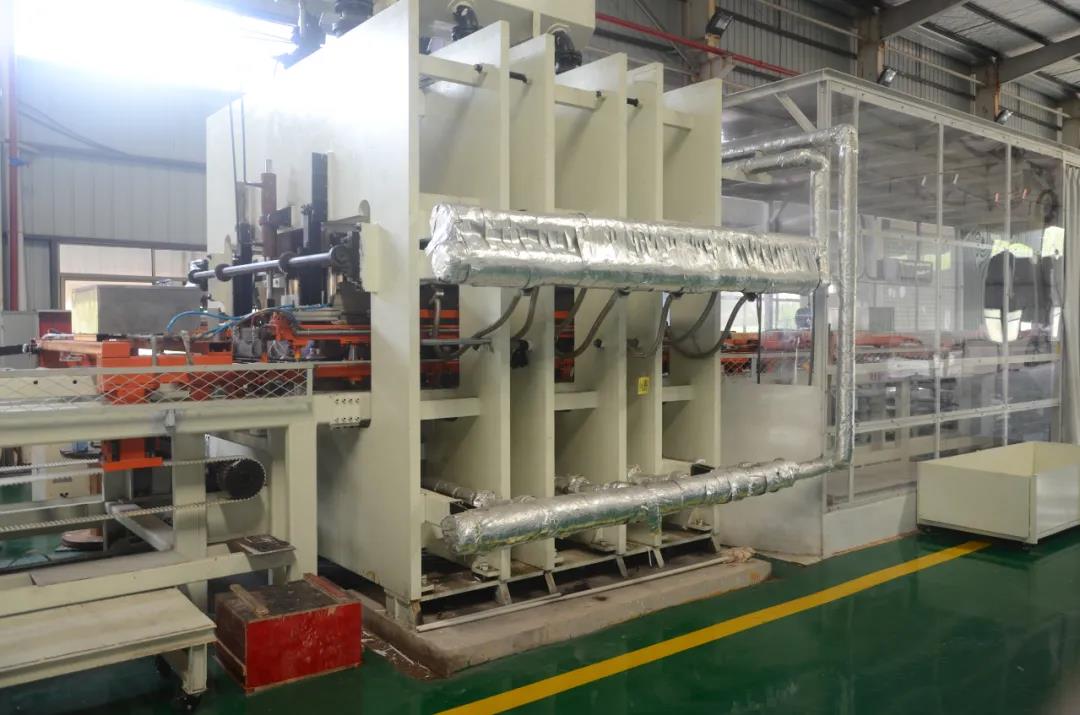 “素板美容院”，華洲又一條飾面板生產(chǎn)線投產(chǎn)了！(圖4)